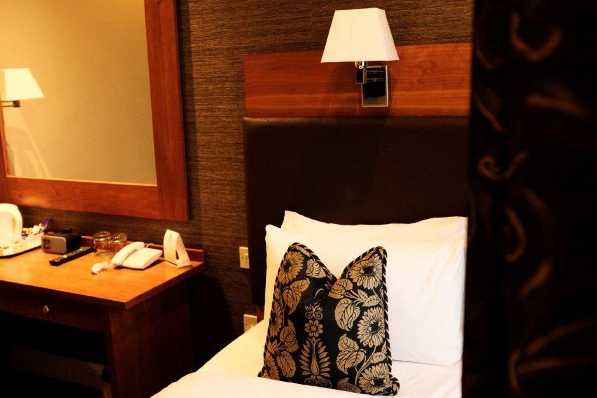 Best Western Garfield House Hotel Chryston Dış mekan fotoğraf