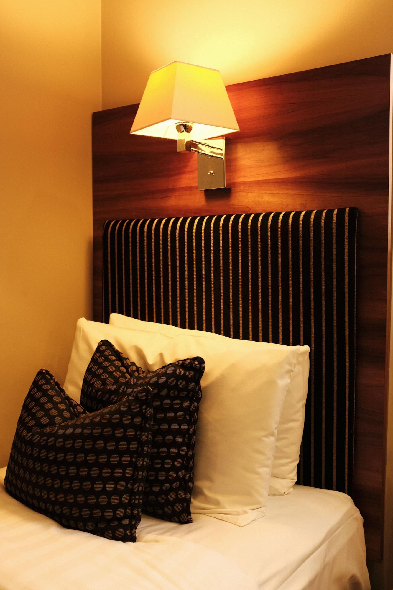 Best Western Garfield House Hotel Chryston Dış mekan fotoğraf